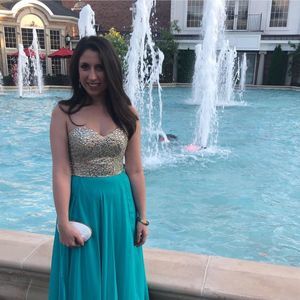 Meet your Posher, Sara